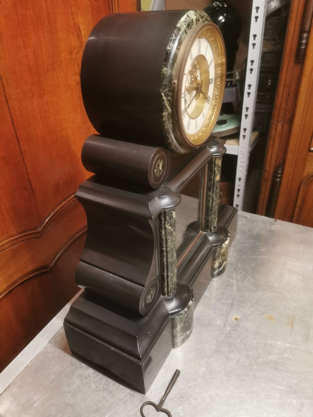 Orologi da terra & Orologi da parete: Garniture de cheminée Marbre Noir et Vert – Usato da Wittenheim venduto da LeGrenierdeSam 3