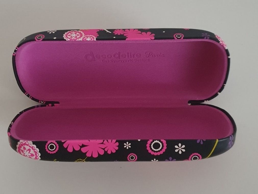 Altro in  Abbigliamento & Accessori: Etui à lunettes Lola Glamour – Nuovo e nell'imballaggio originale da St-Prex venduto da Allymcchou 1