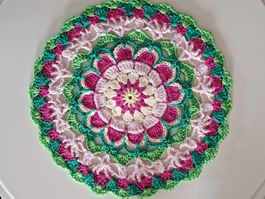 Mandala Untersetzer Doily gehäkelt handgemacht