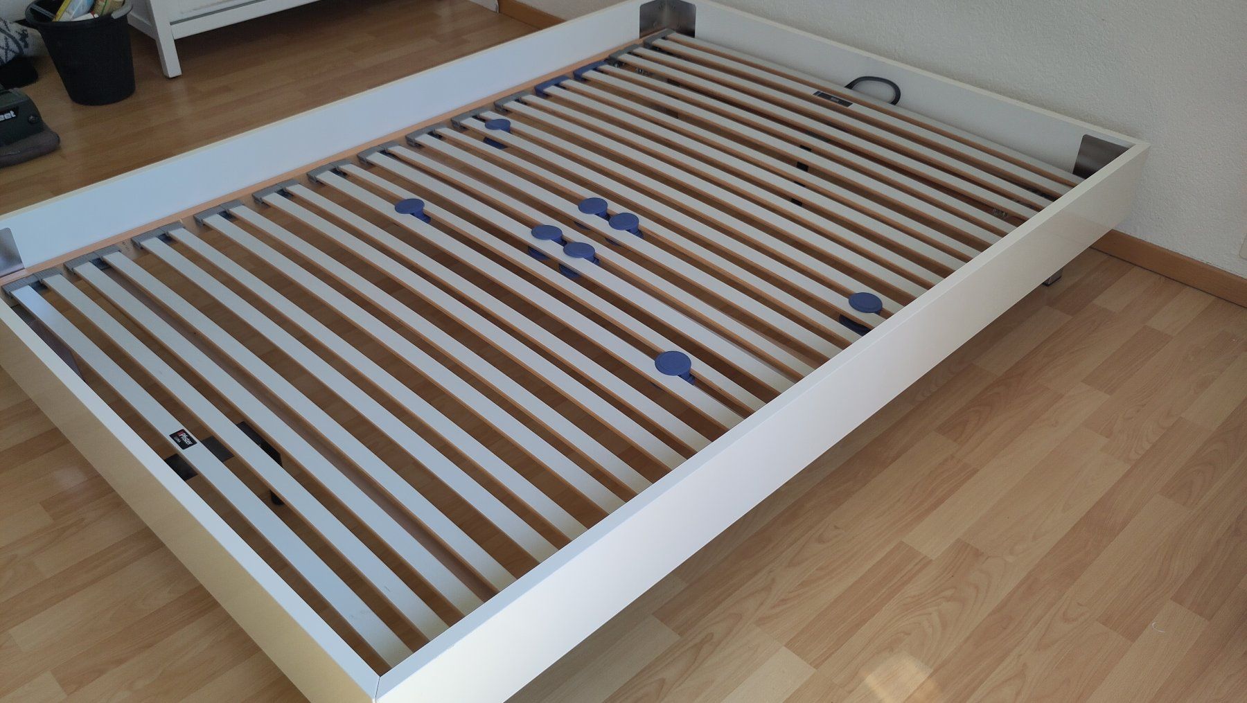 Ikea Lits: Bed frame and Bed net – D'occasion à Zürich par dar_gh6l 1
