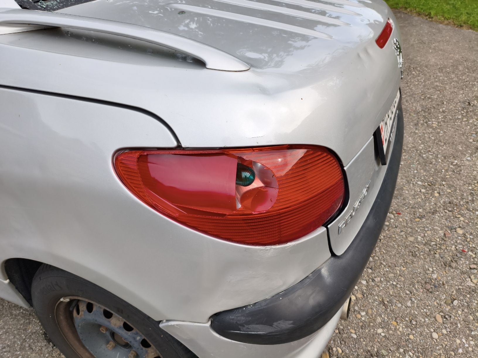 Peugeot Automobili: Peugeot 206 CC – Usato da Pfungen venduto da jon_lg6b 5