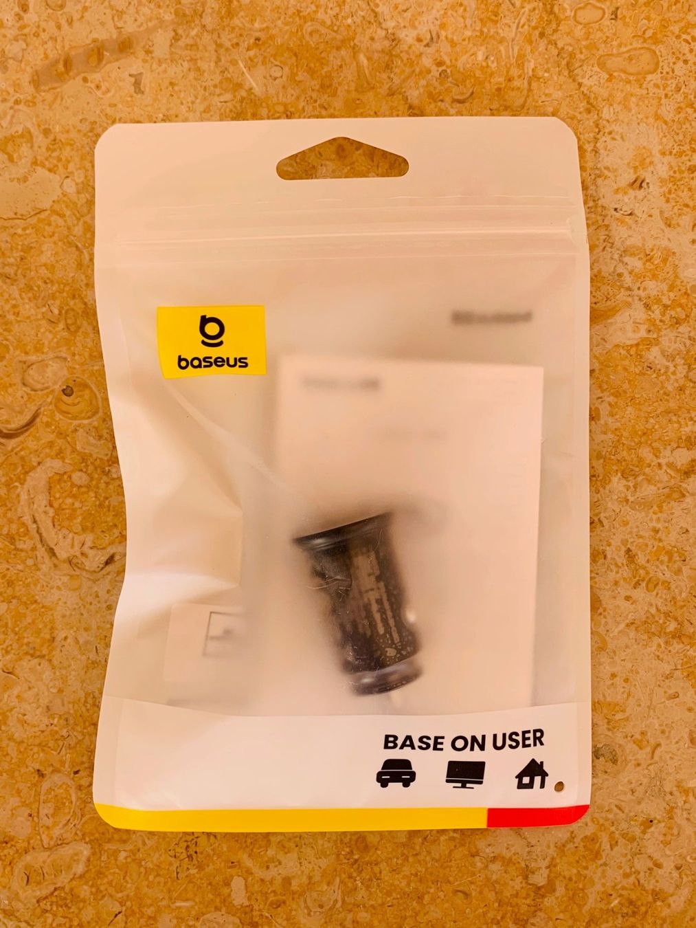 Baseus Unità & Adattatore: BASEUS Mini Doppel-USB/USB-C Autoladegerät – Nuovo e nell'imballaggio originale da Soyhières venduto da Spartan117