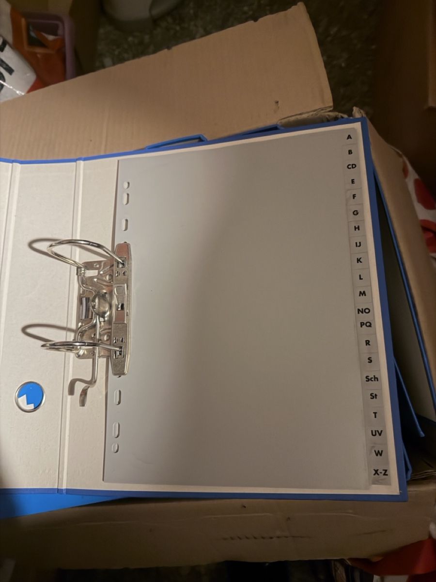 Raccoglitori: Grosser Ordner mit Register A-Z 14Stk. – Usato da Bern venduto da Mechaniker321