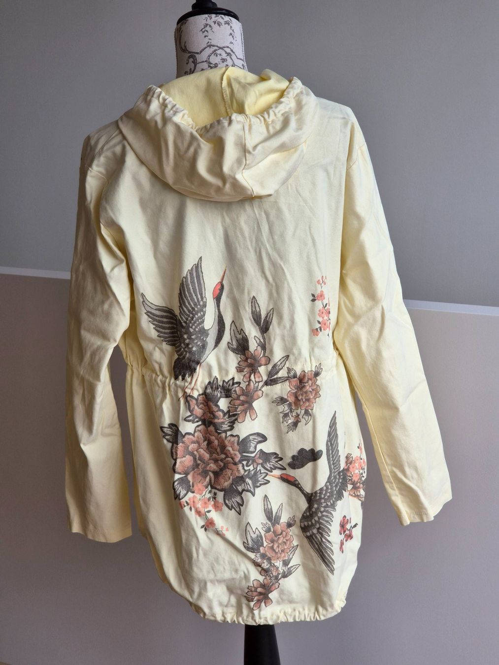 Vestes: Damen Parka hellgelb mit Kranichprint onesize – D'occasion à Spiegel b. Bern par brand06 1