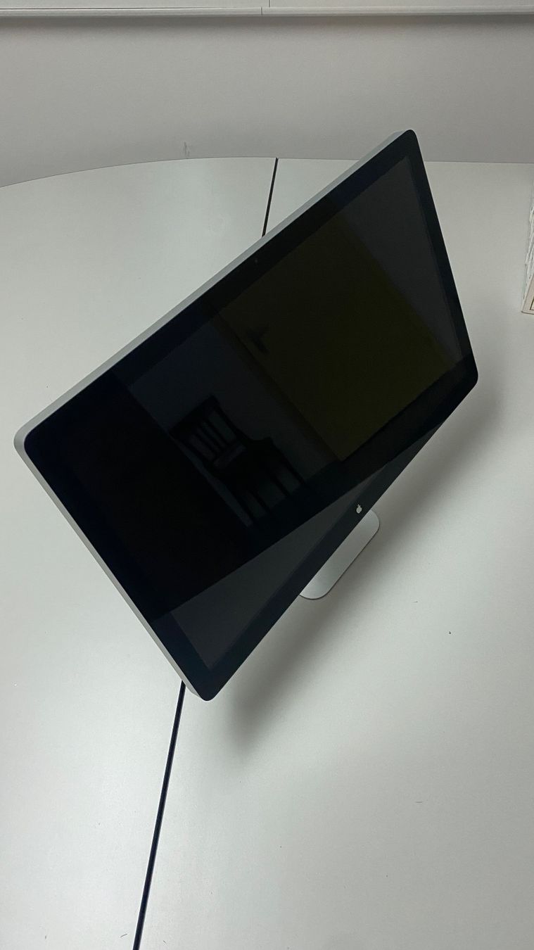 Apple Ecrans: Apple Thunderbolt Display 27 + VESA mount + Thunderbolt Adap – D'occasion à Kaltbrunn par la77