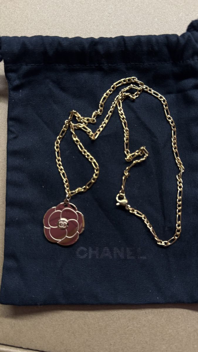 Catenine: Chanel Flower Pendant Necklace 50cm – Nuovo (secondo la descrizione) da Chur venduto da Madeys 1