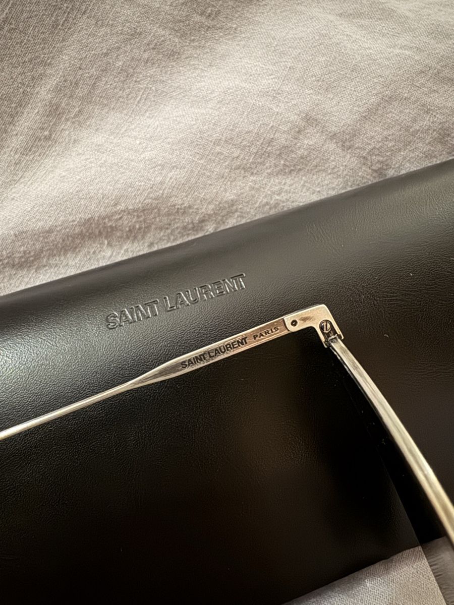 Saint Laurent Occhiali & Lenti: Occhiali da sole Saint Laurent triangolari – Usato da Faido venduto da sof_6jgl 1