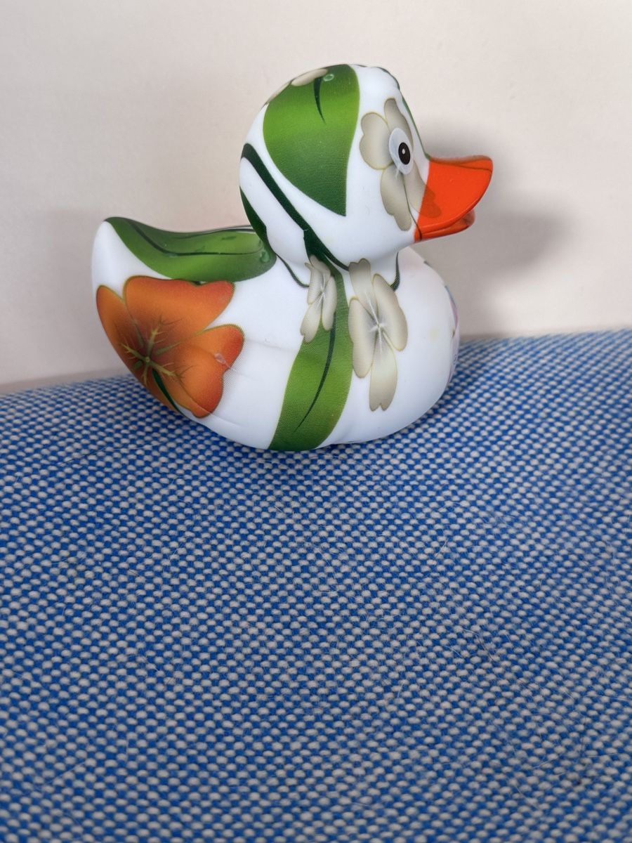 Lufthansa Giocattoli: Badeente Lufthansa First Class Lounge Blumen Design – Nuovo (secondo la descrizione) da Glattpark (Opfikon) venduto da marionsch 2