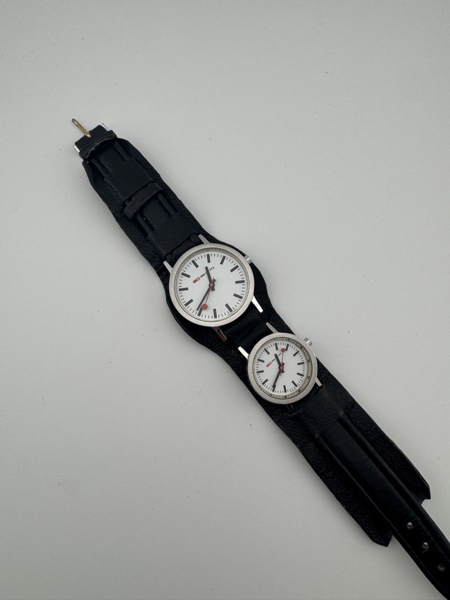 Mondaine Orologi: Mondaine SBB CFFdual time Quartz rare  – Usato da Biel/Bienne venduto da upi_7vwn