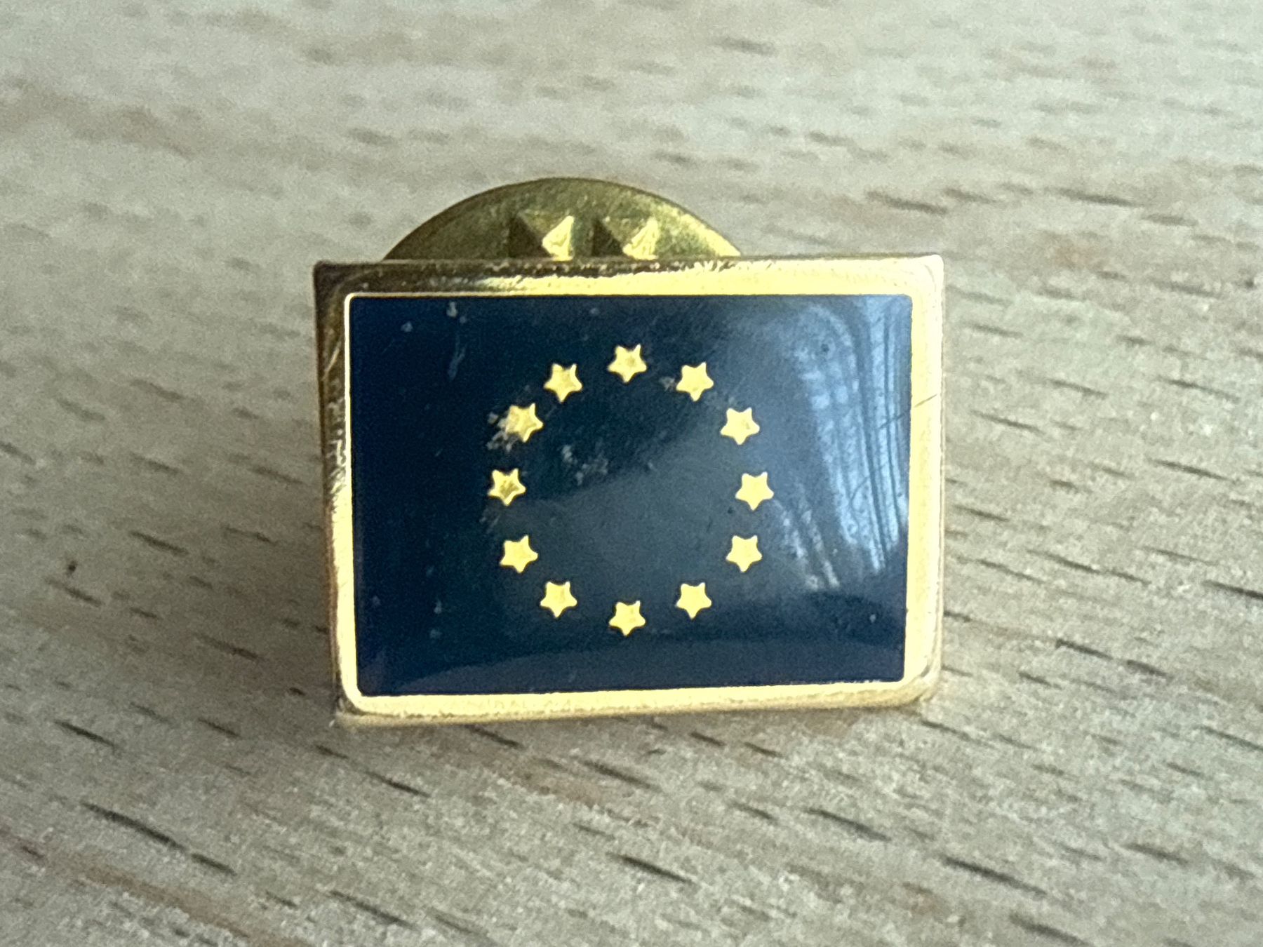 Placchette & Badge: Pin EU – Usato da Glattbrugg venduto da Schweigmatt