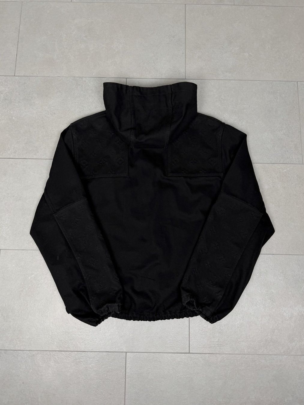 Louis Vuitton Jacken: Louis Vuitton Denim Monogram Hooded Carpenter Work Jacket – Gebraucht aus Biel/Bienne von sami0788480082 2