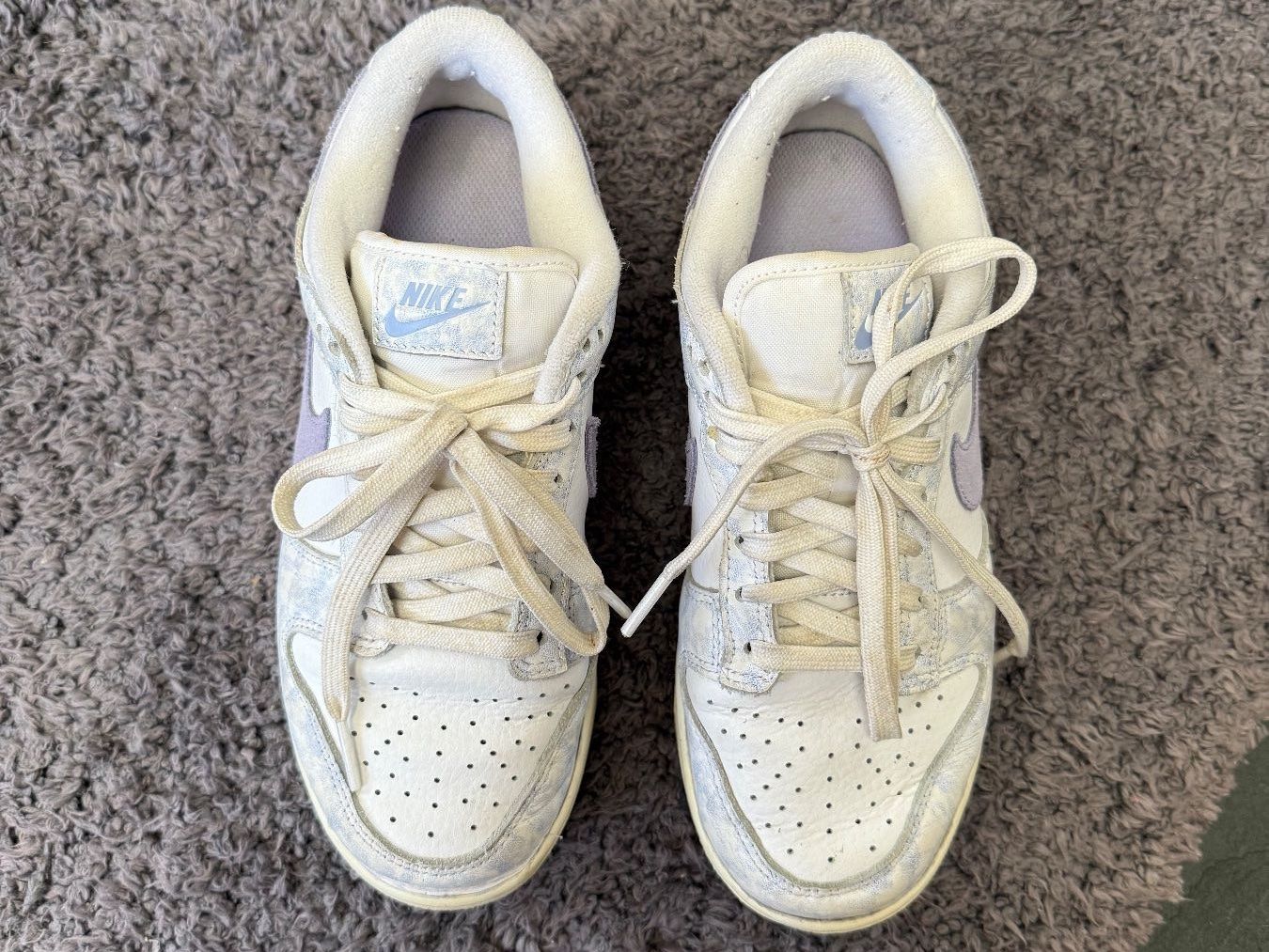Nike Damenschuhe: Chaussures blanches/violettes NIKE – Gebraucht aus Prez-vers-Siviriez von mar_n29z 1