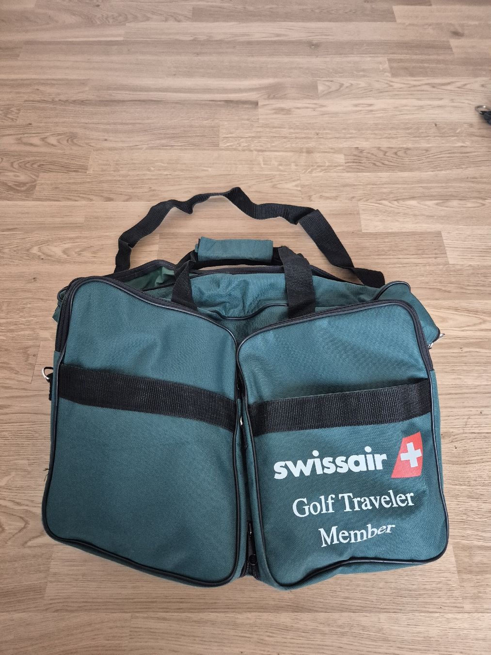 Taschen: Original Swissair multifunktionale Reisetasche – Neu (gemäss Beschreibung) aus Zürich von Corrosion 4