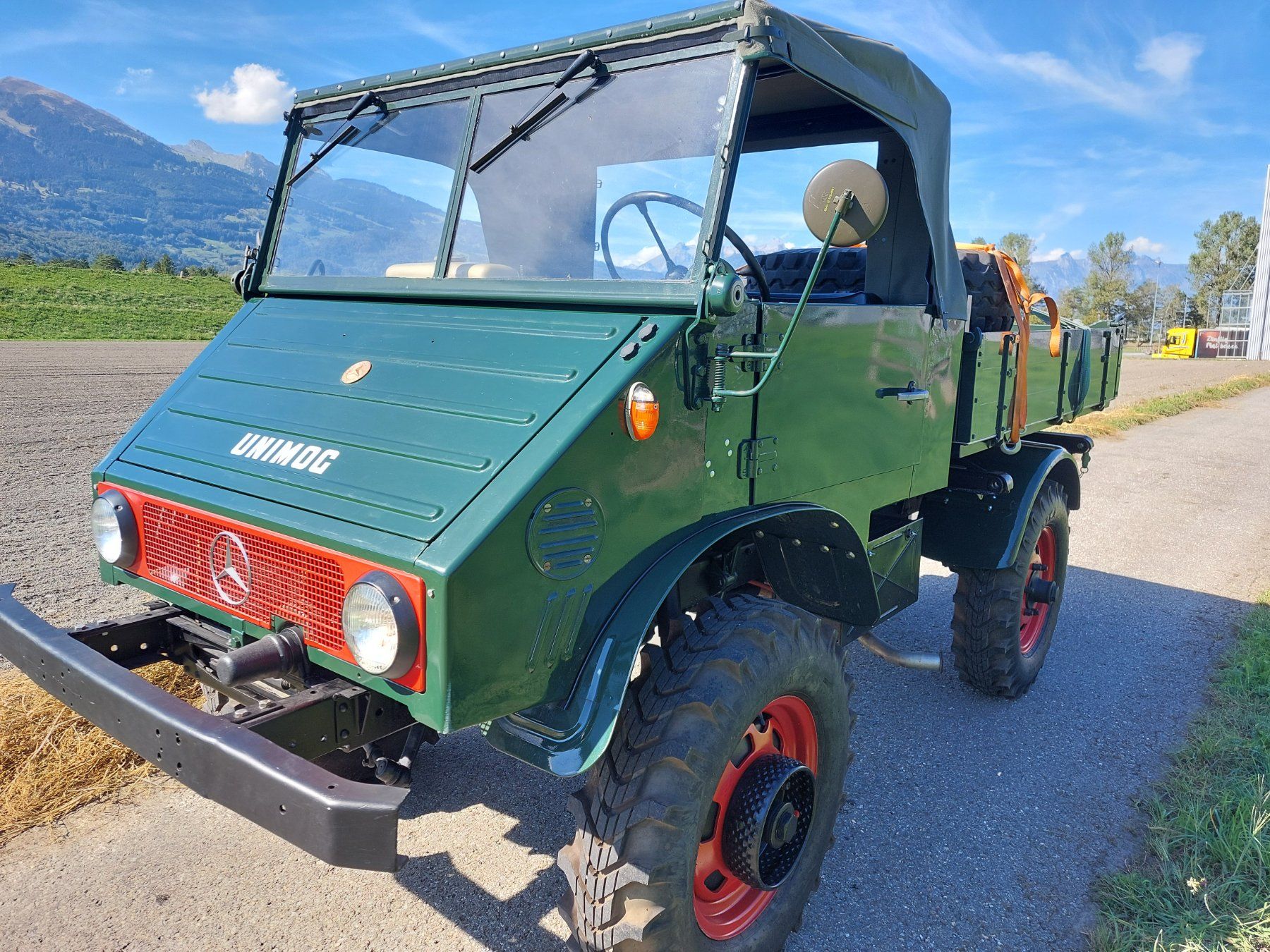 Unimog Veicoli commerciali: Unimog 411 – Usato da Triesen venduto da negele 2