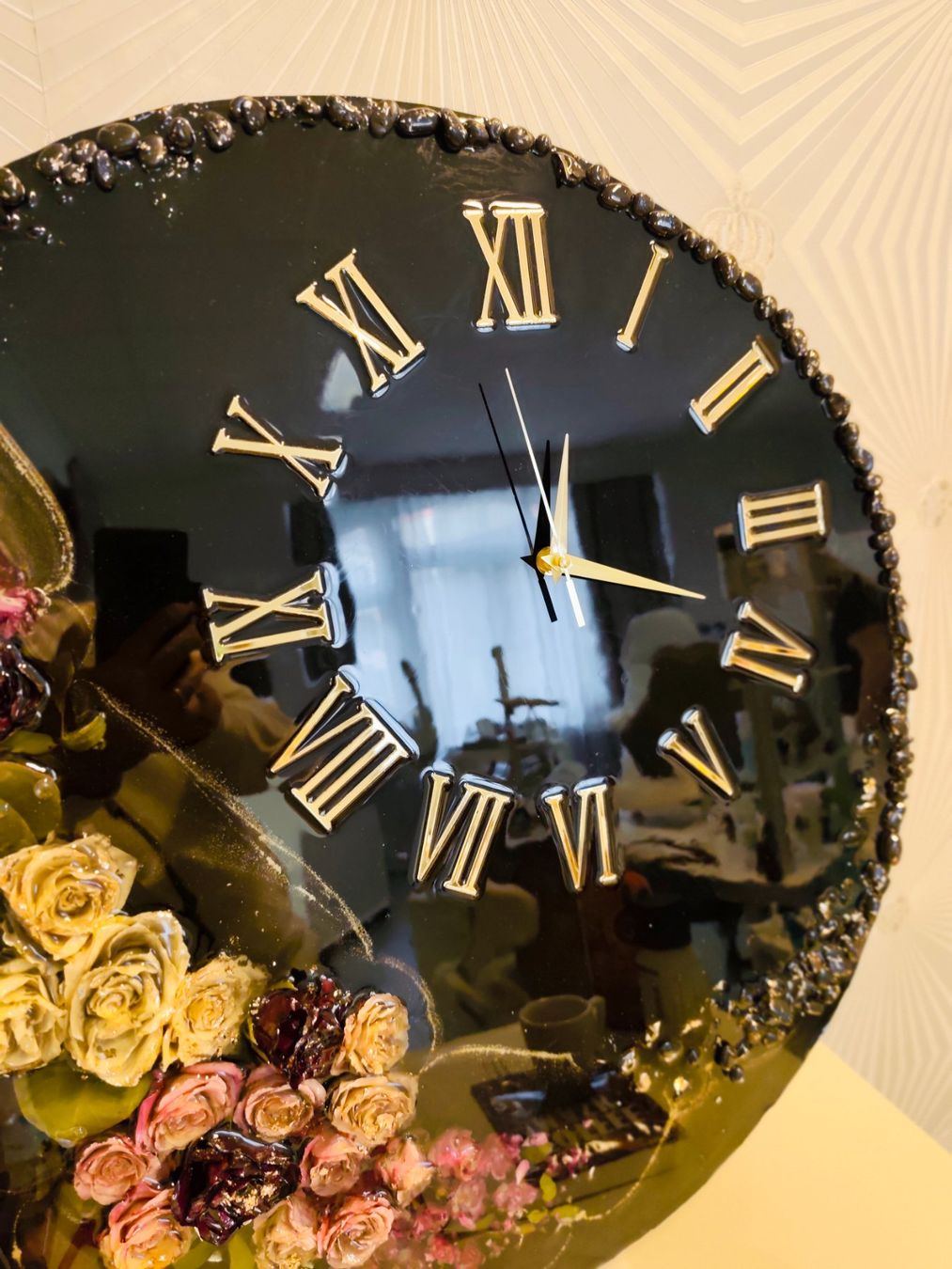 Tutte le decorazioni: Handgemachte Epoxy Wanduhr mit Rosen - Durchmesser 60cm – Usato da kloten venduto da Docsgirl 7