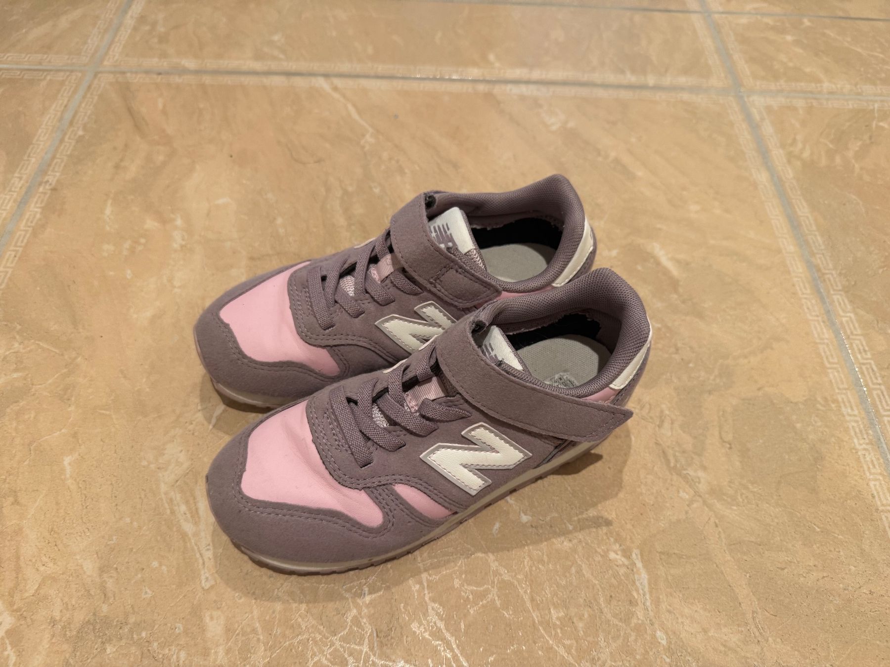 New Balance Scarpe per ragazze: New Balance Sneakers, 32 – Usato da Klingnau venduto da Markus14 4
