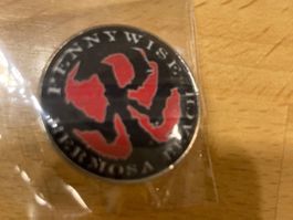 Pennywise Pin Anstecker Pop Punk Metal Rock Band