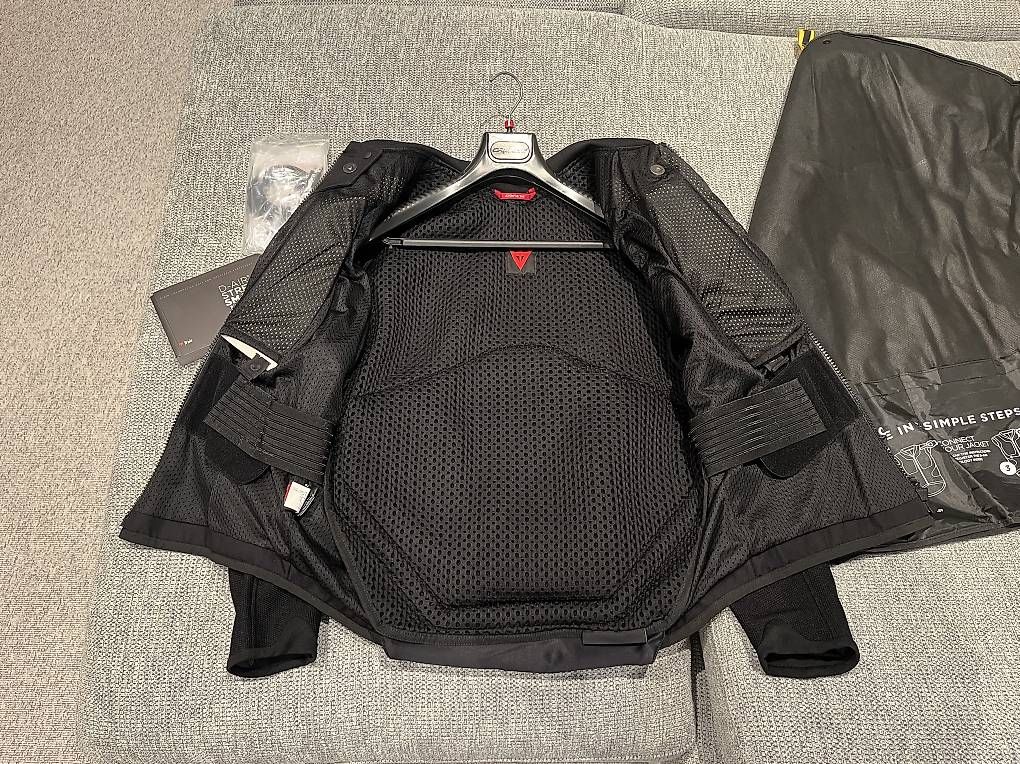 Giacche: Dainese D-Air Smart Jacket taille 52 - NEUVE – Usato da Veyrier venduto da jor_sw92 2