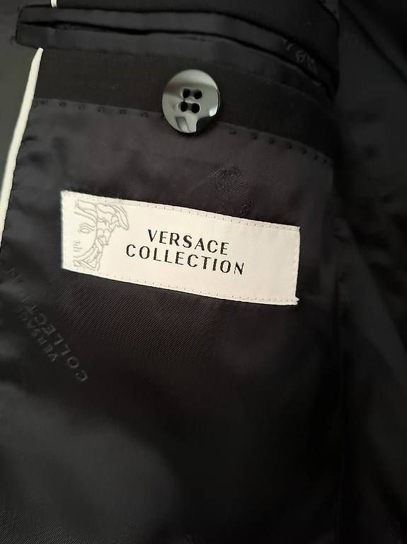 Completi: Completo  Versace – Usato da Cugnasco venduto da Francomingione