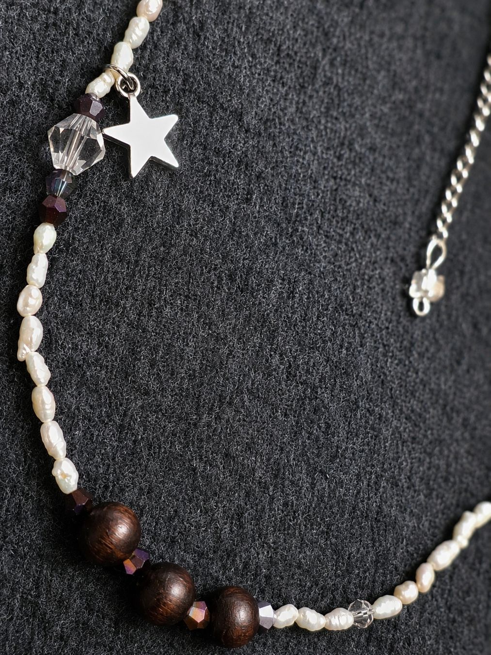 Ketten: Handmade Perlenkette mit Stern – Neu und originalverpackt aus Interlaken von NataliiaS