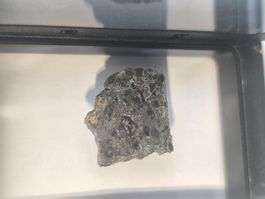 NWA 17352 - Lunar Meteorite - 1.7 gr - Mond Meteorit