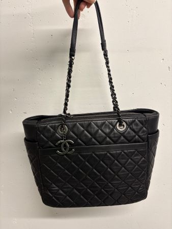 Original Chanel Matelasse Shopper schwarz Leder Kette