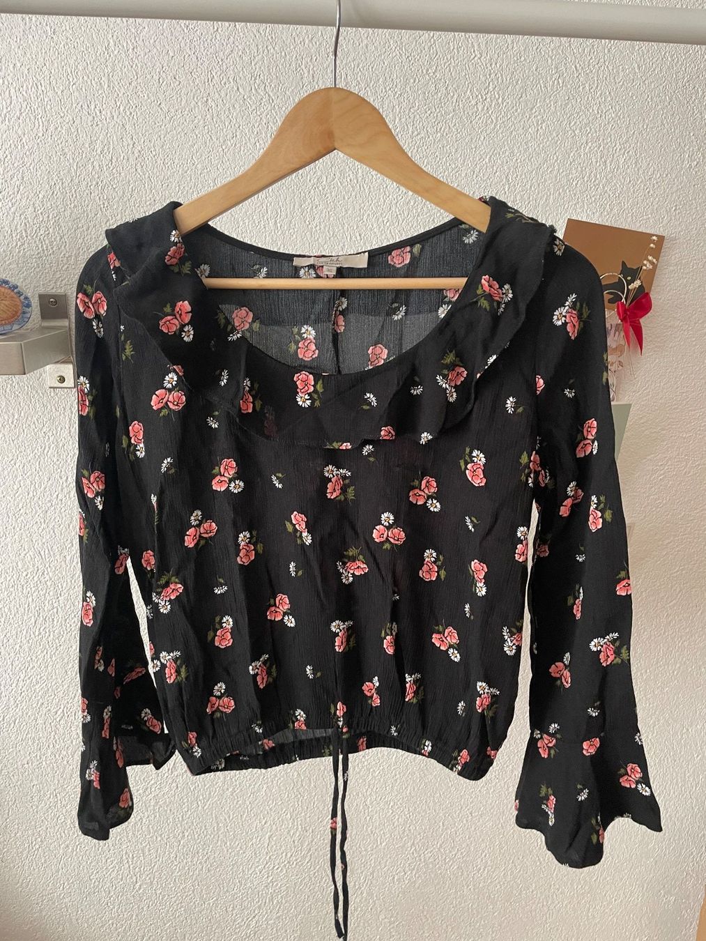 C&A Blusen: Schwarze Clockhouse Bluse, Gr. 36, mit Blumenmuster rosa – Gebraucht aus Hubersdorf von JanasHeartTreasures