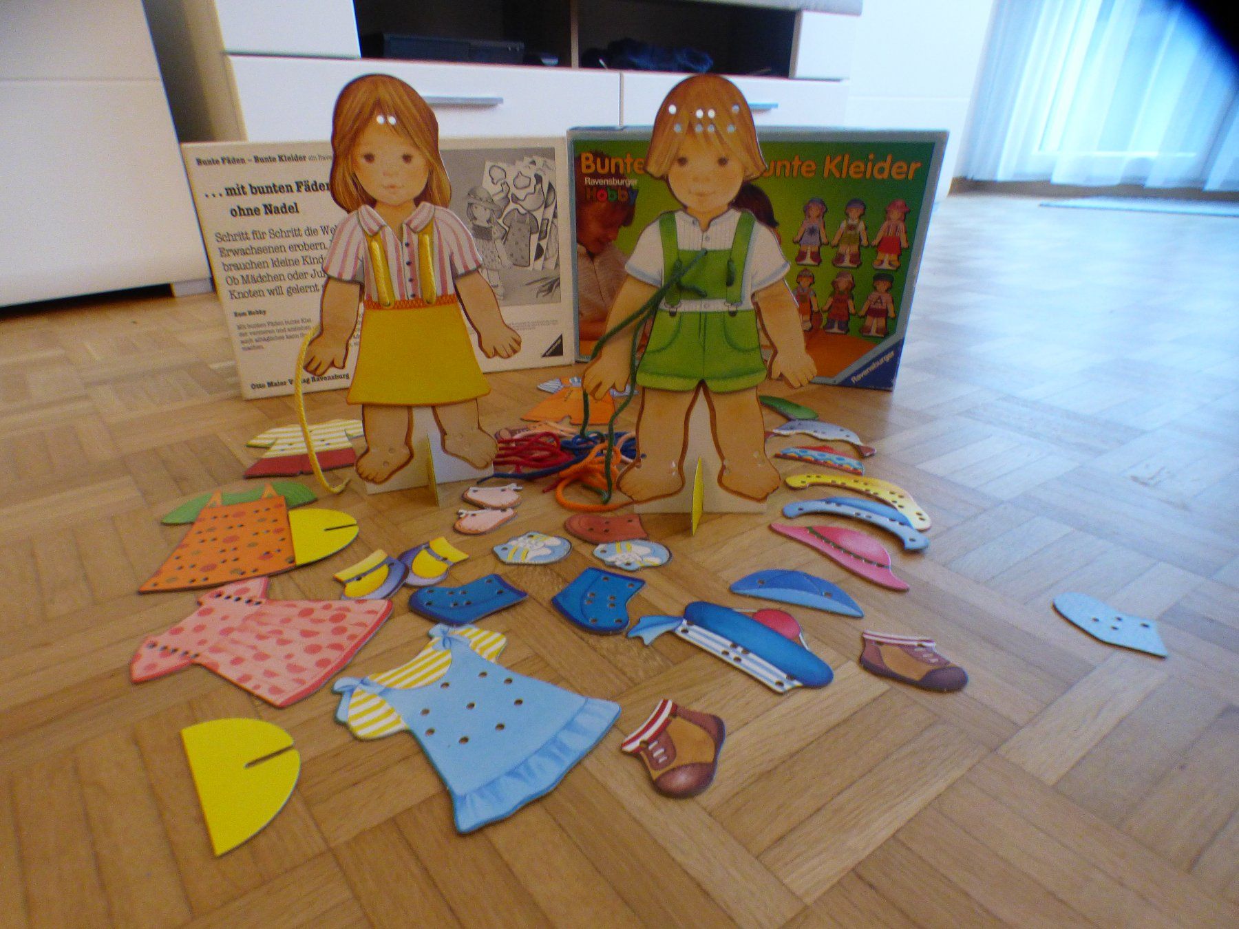 Ravensburger Giocattoli: Bunte Fäden ,bunte Kleider – Usato da Münchenbuchsee venduto da enzian59 4