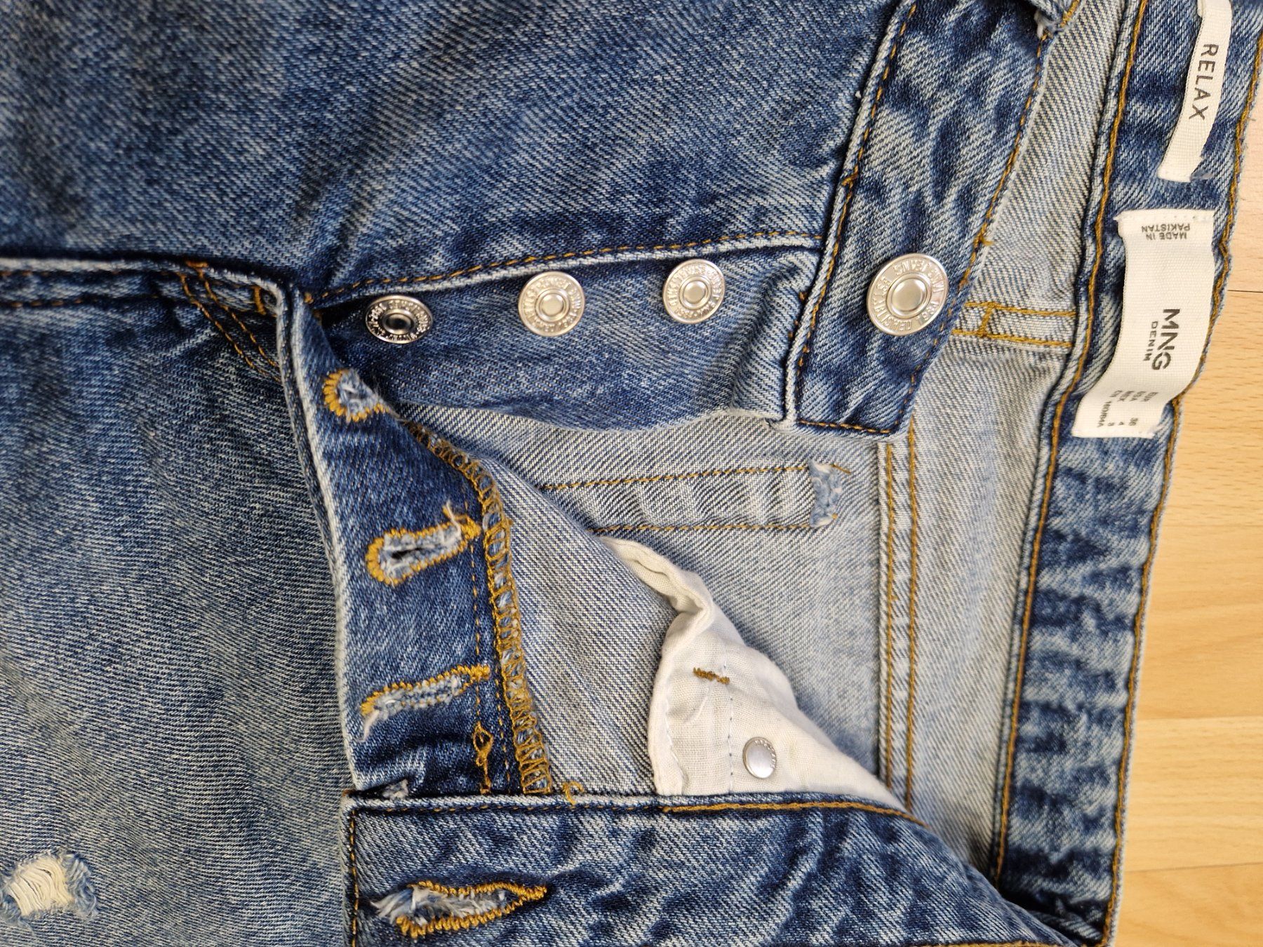 Mango Jeans: Mango Relaxed Ripped Jeans - Gr. 36 – D'occasion à Fribourg par gua_7jvq 3