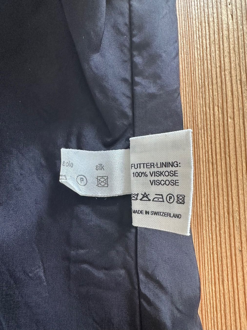 Vestiti: Seidenkleid/Oberteil Annex – Usato da Luzern venduto da Mamutpe 2