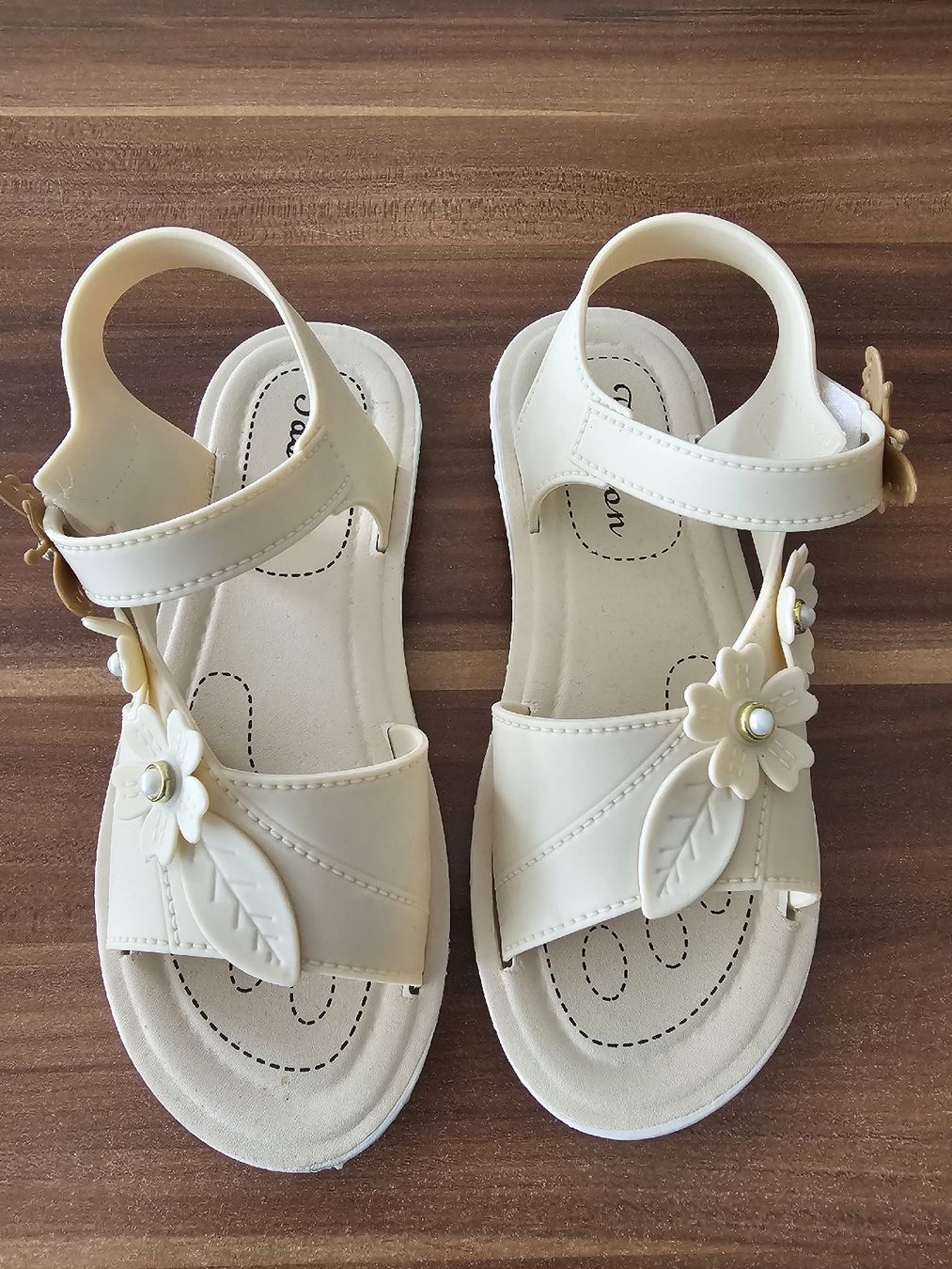 Scarpe per ragazze: Hübsche Sandalen Grösse 35 – Nuovo (secondo la descrizione) da Bütschwil venduto da Taranabo 2