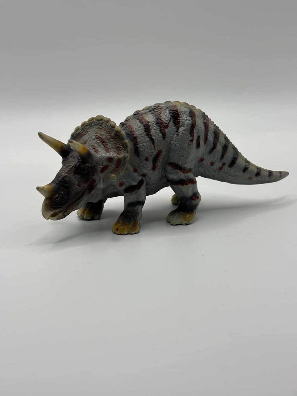 Schleich Giocattoli: Schleich Triceratops Dinosaurier – Usato da Basel venduto da car_85fz