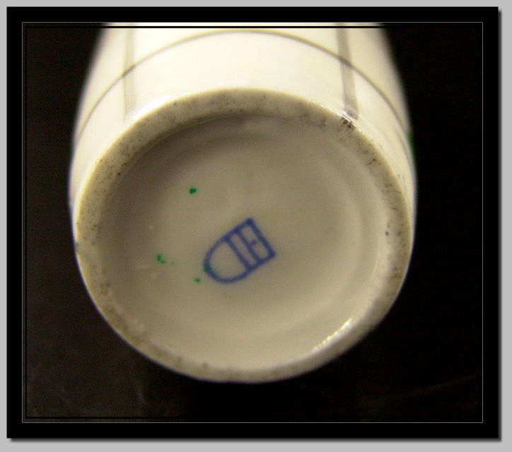 Vasen & Gefässe: Kleine Porzellan Vase – Gebraucht aus Schmitten FR von fliessigs_Biendli 4