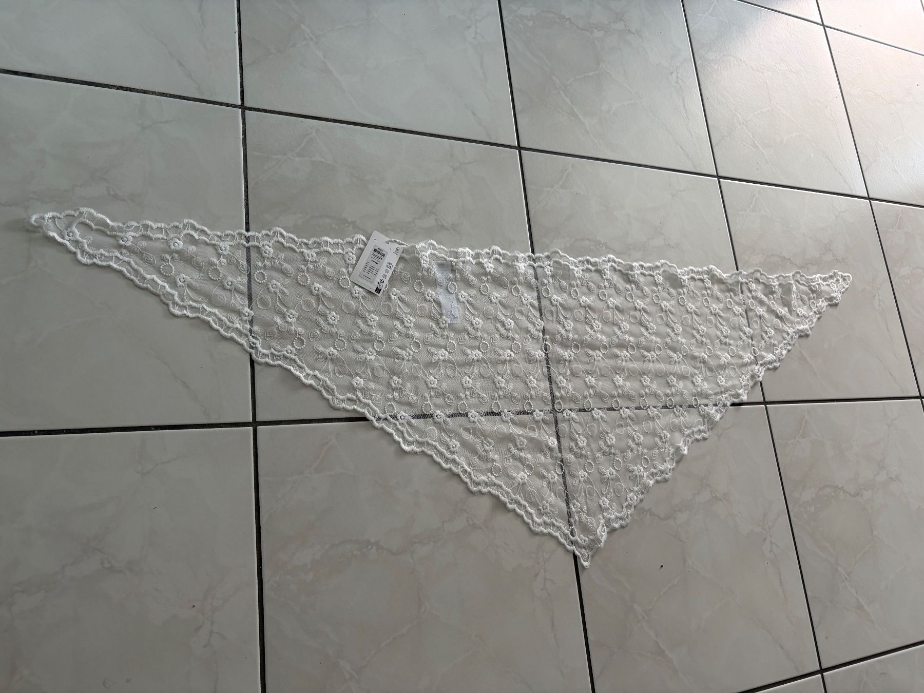 Only Foulards, Tücher & Schals: Only Tuch – Neu und originalverpackt aus Hergiswil NW von irinagraf 1