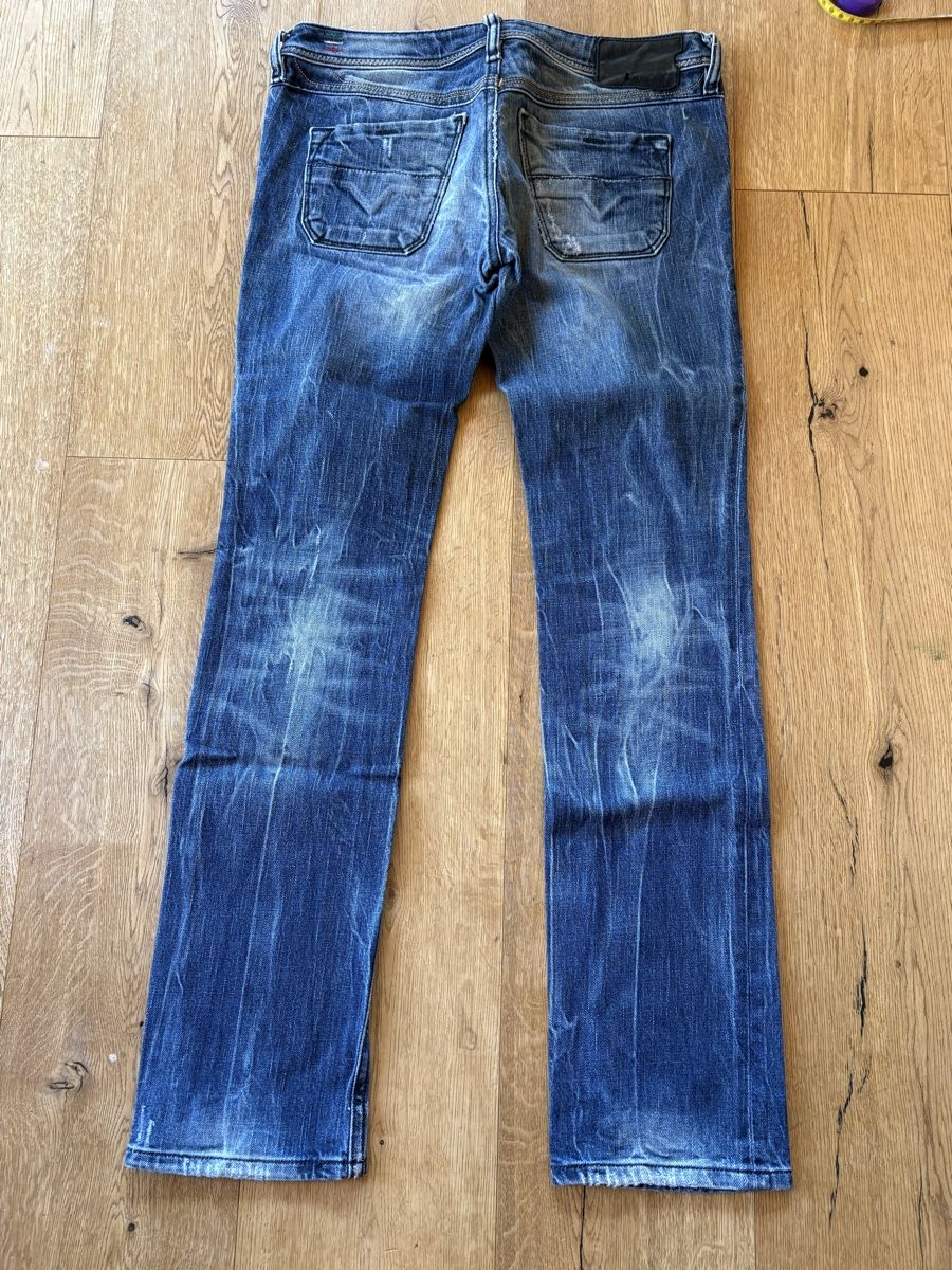 Diesel Jeans: Diesel Jeans Damen 27/32 – Usato da Serneus venduto da bragi 1