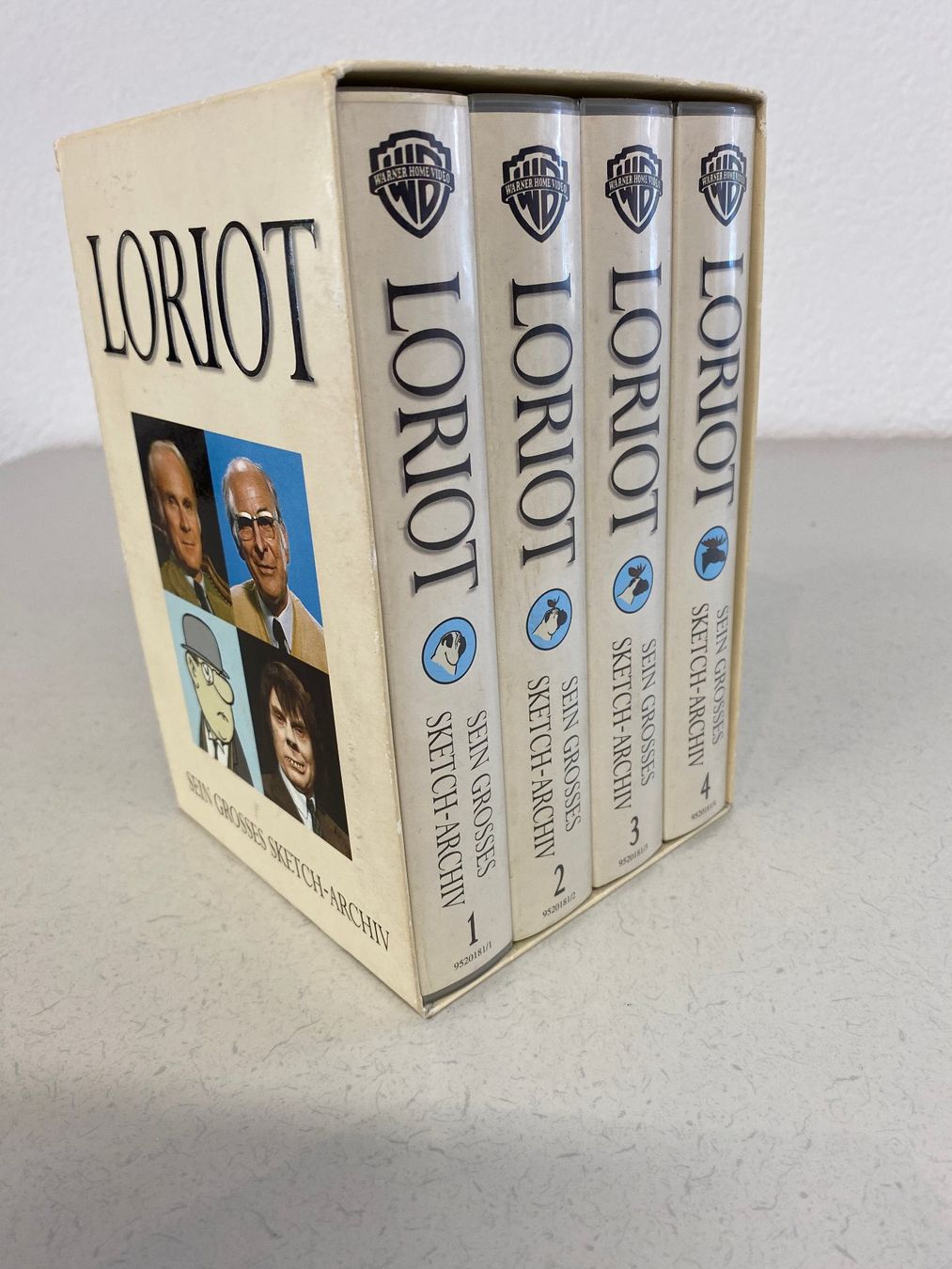 Alle VHS: Loriot Box Set (VHS) Band 1-4 OVP – Gebraucht aus Niederhelfenschwil von Chleeblatt1938