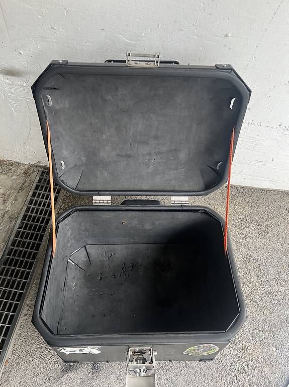 Topcase: Top case bmw gs – Gebraucht aus Crans-Montana von iva_q8qt 3