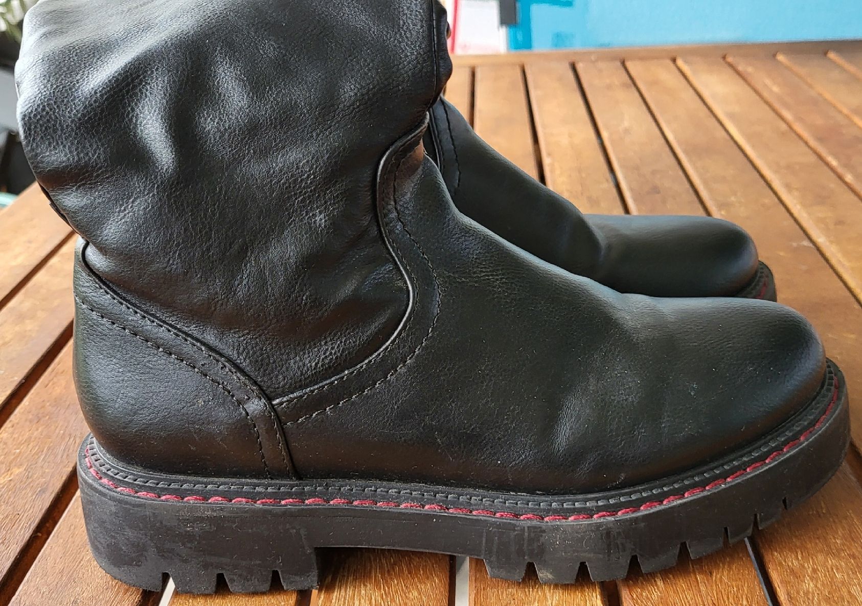 Scarpe da donna: Damen Stiefel schwarz 37 – Usato da Unterseen venduto da rej_lnk9 7