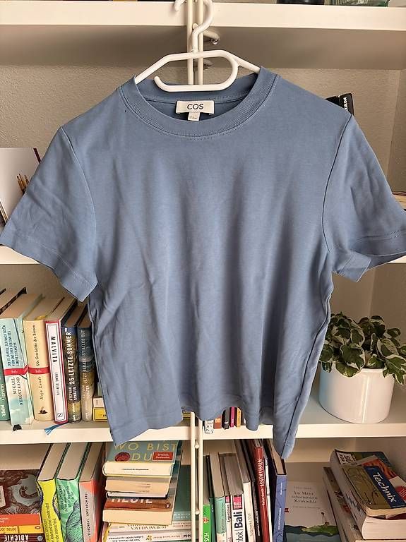 Cos T-Shirts: COS Shirt Grösse M – Gebraucht aus Flawil von lar_582m