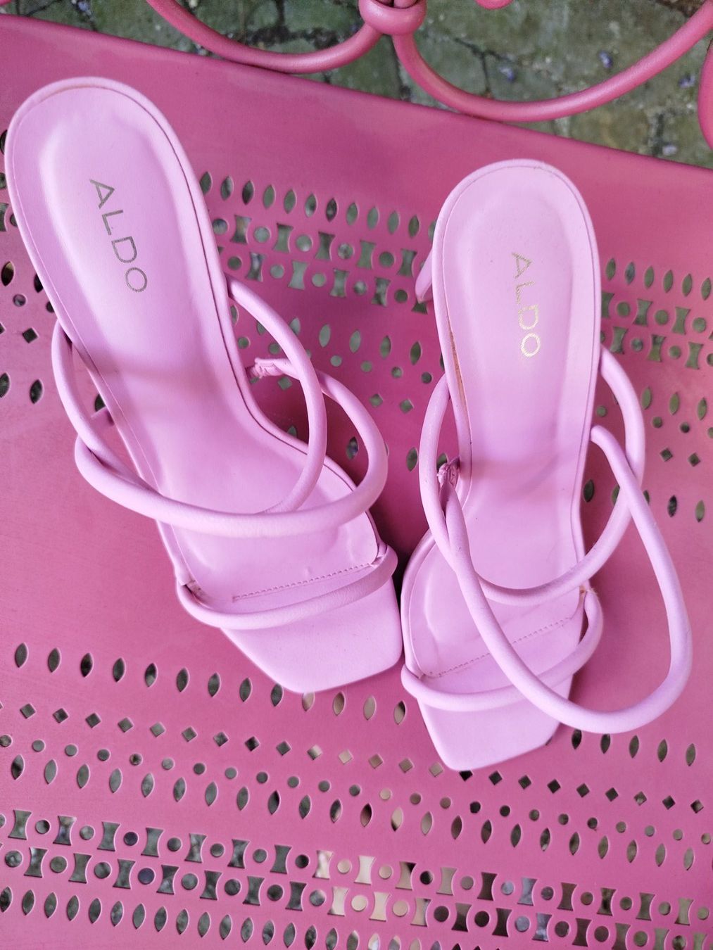 Scarpe da donna: Superbes sandales roses 38 - un MUST pour l'été ☀️ – Usato da Porrentruy venduto da Olifante 1