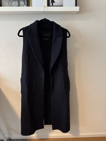 Dunkelblaue Wollweste von Massimo Dutti