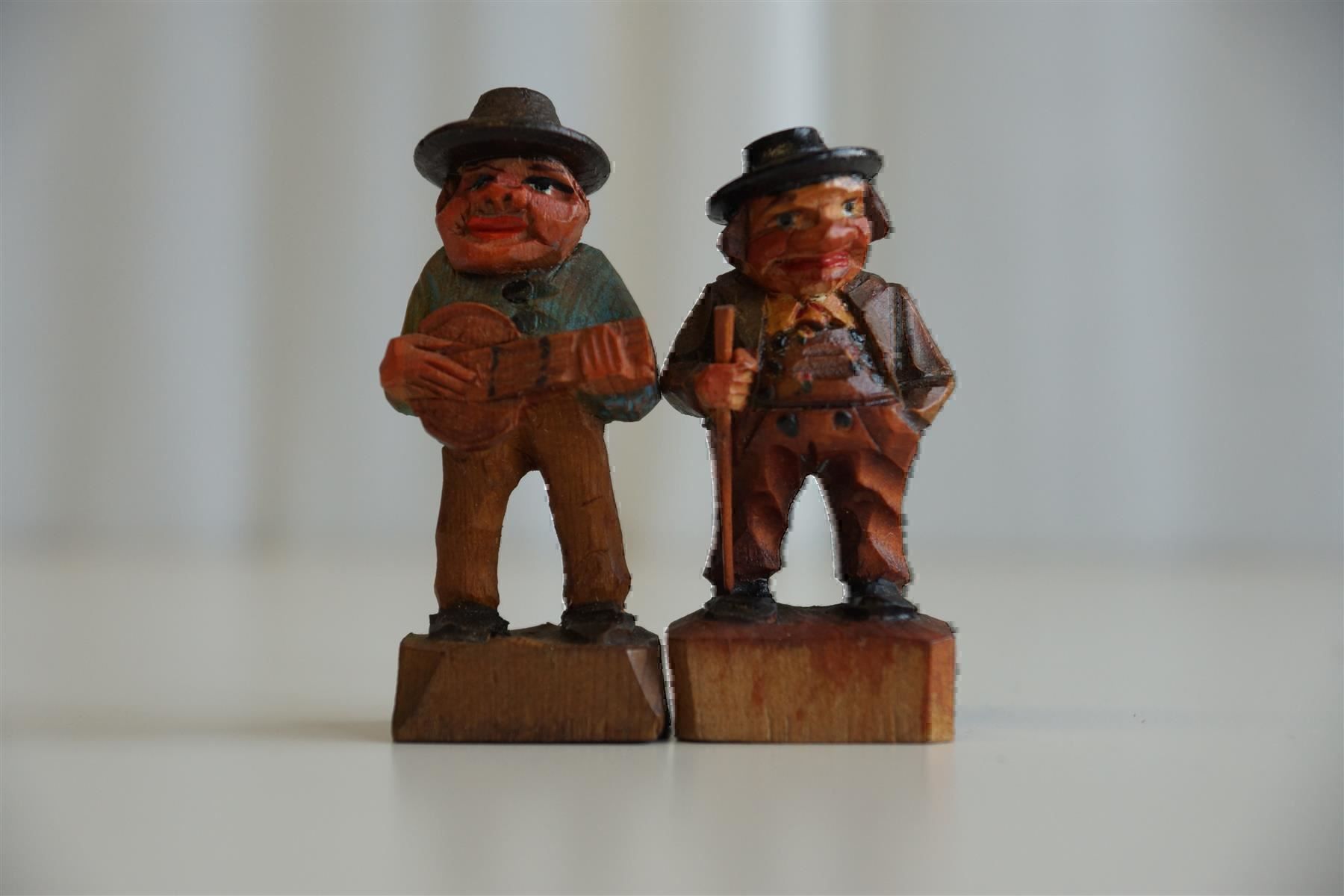 Skulpturen & Statuen: Musiker, geschnitzt – Neu und originalverpackt aus Brienz BE von P.Edelweiss