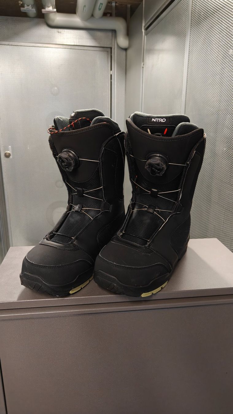 Board: Nitro Snowboard mit Bindung und Schuhen gebraucht – Usato da Winznau venduto da FV_ 3