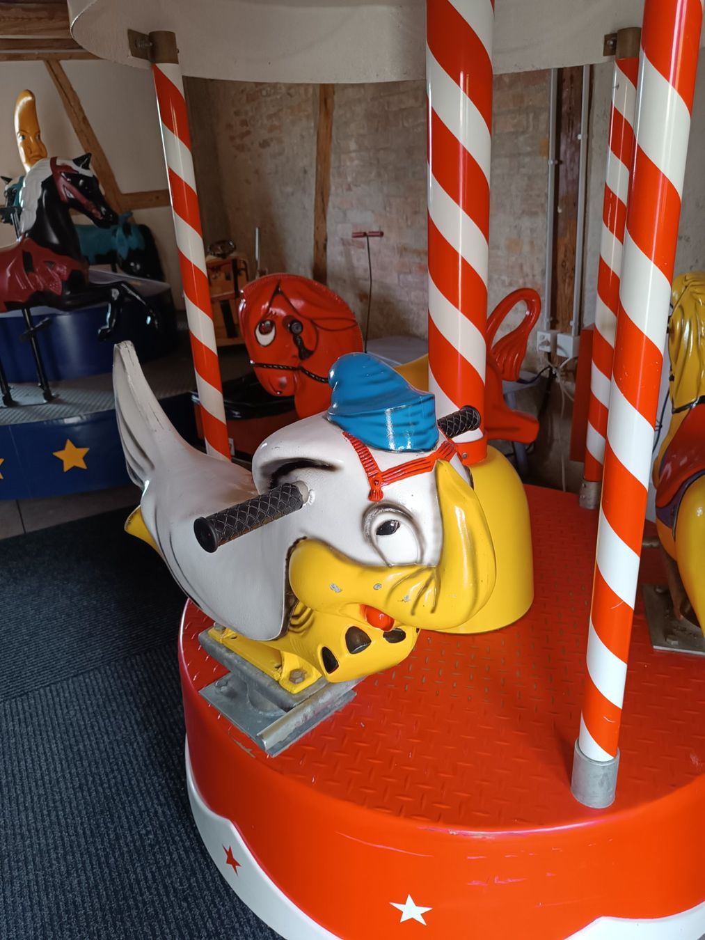 Jouets: Kinderkarussell - Karussell - Kiddy Ride – D'occasion à Amriswil par Yajopa 1