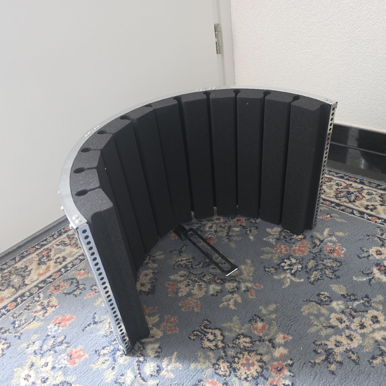 Microfoni: Gear4music Mikrofon Reflexionsfilter – Usato da Düdingen venduto da jana_b 1
