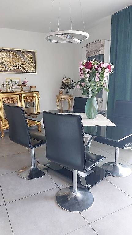 Tischset: Moderner schwarzer Glastisch mit 4 eleganten Designerstühlen – Gebraucht aus Full-Reuenthal von ral_w2p2