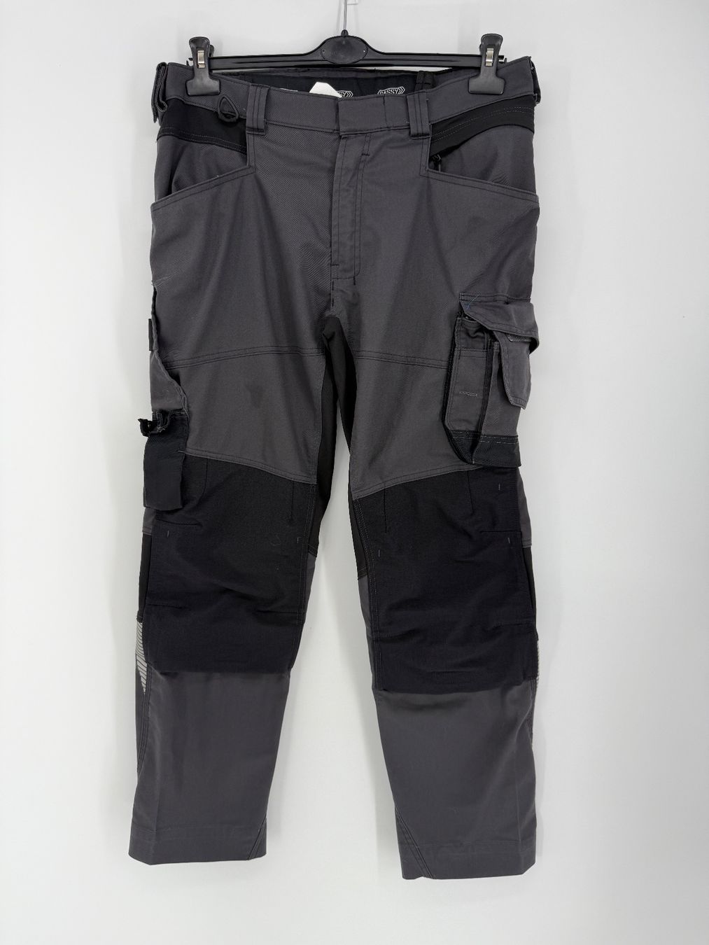 Pantaloni: Dassy Dynax Arbeitshose, Grau/Schwarz, Gr. 46 – Nuovo (secondo la descrizione) da Auenstein venduto da moin.
