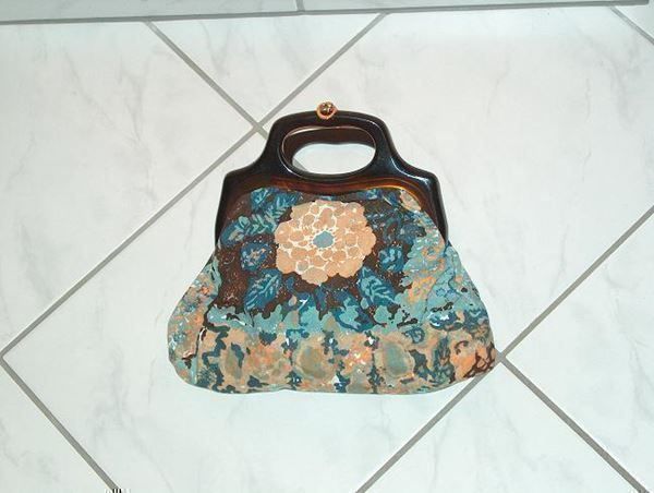 Trousses de maquillage: Neu: Toiletten- oder Schminktasche mit Blumenmuster – Neuf (Voir description) à Uznach par Laeuffer
