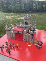 Playmobil Ritterburg mit Zubehoer bespielt