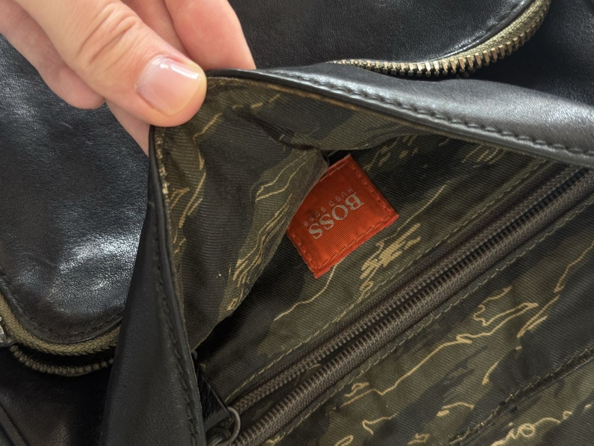 Hugo Boss Borse: BOSS Messenger Bag Black Leather Adjustable Strap – Usato da Herrliberg venduto da psm_67l5 2